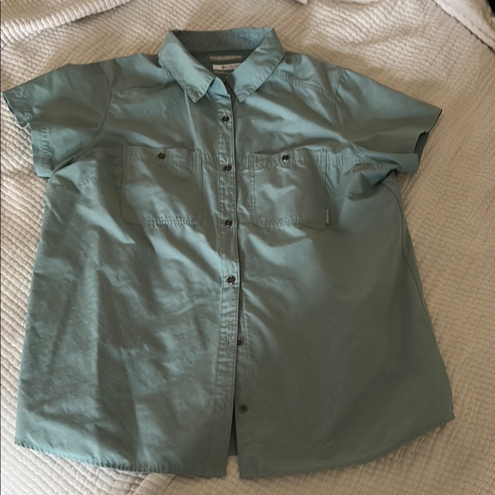 Women's Short Sleeve Button-Up Shirt - Green